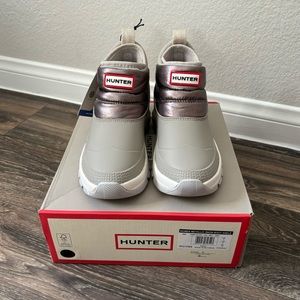 Hunter Women Metallic Snow Ankle boots DARK SILVER / HAIL GREY Size women 5